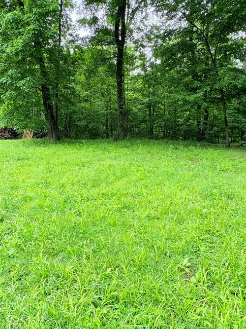 241 Ole Rocking Chair Way, Cloverdale, IN, 46120-8847 | Card Image