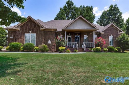 123 Archered Way, New Market, AL, 35761-9042 | Card Image
