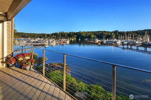 267 Shannon Dr Se, Bainbridge Island, WA, 98110-2460 | Card Image