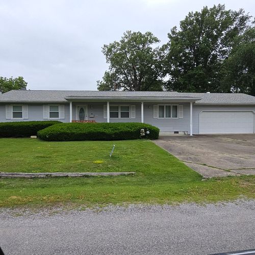 107 S 10th Street S, Benton, IL, 62812 | Card Image