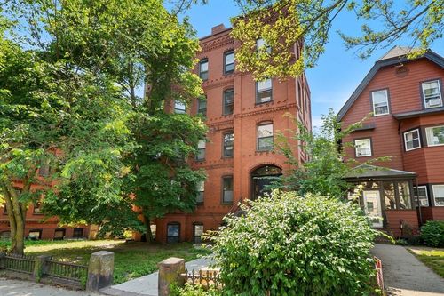 16-14 Davis Ave, Brookline, MA, 02445-7610 | Card Image