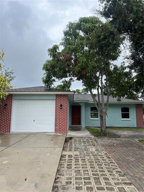 1719 24th St E, Palmetto, FL, 34221-6451 | Card Image