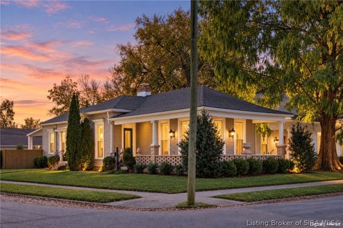 730 E Maple St, Jeffersonville, IN, 47130-3918 | Card Image