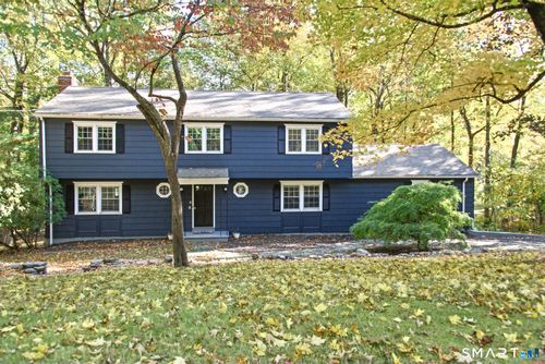 6 Redcoat Ln, Trumbull, CT, 06611-2132 | Card Image