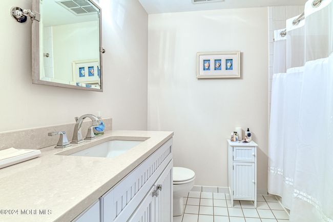 Full Bath | Image 14
