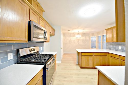 610 Sparkling Brook Ln, Leander, TX, 78641-7949 | Card Image