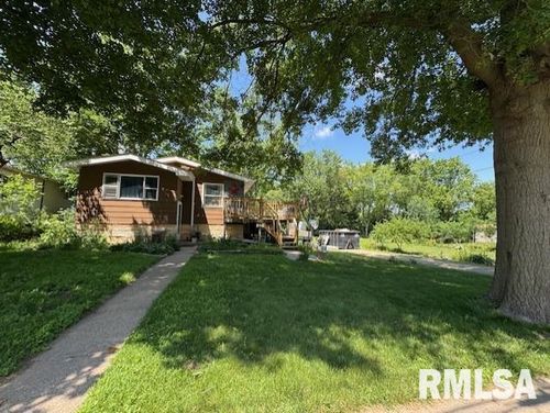 1214 S 12th St, Clinton, IA, 52732-6219 | Card Image