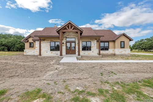 811 Horseshoe Fls, Bandera, TX, 78003 | Card Image
