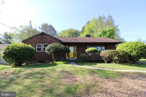 138 Meadow Ln, LANCASTER, PA, 17601-3704 | Card Image