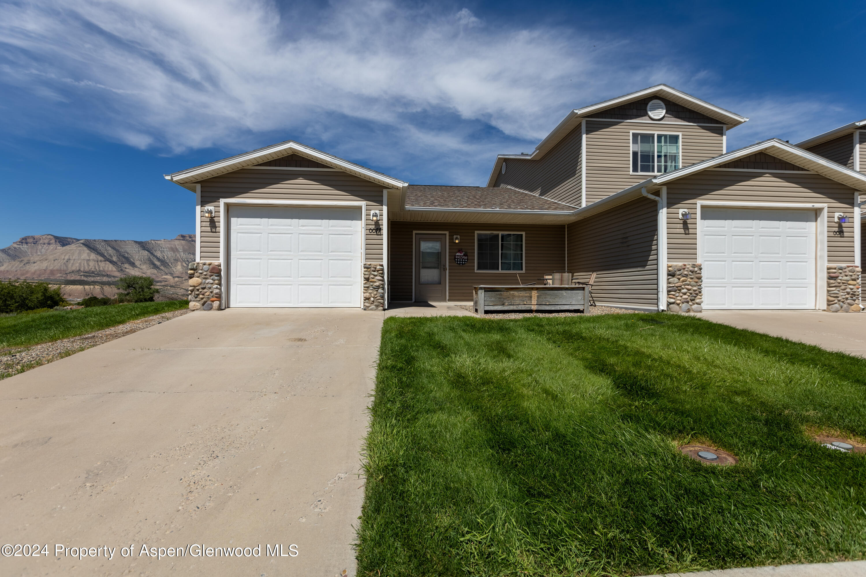 Bryan Loop, Parachute, CO 81635