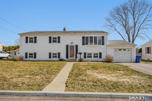 22 Sandy Hollow Dr, Waterford, CT, 06385-2016 | Card Image
