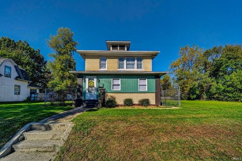 225 E Donald Street, South Bend, IN, 46613-2621 | Card Image