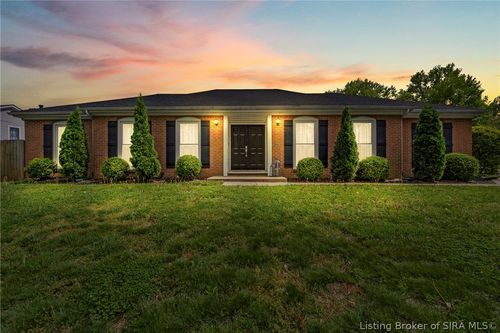 1802 Creekside Dr, Jeffersonville, IN, 47129-9028 | Card Image