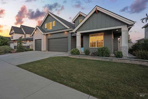 869 E Territory St, Meridian, ID, 83646-6573 | Card Image