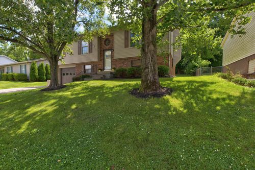 872 Stratton Ln, Winchester, KY, 40391-9761 | Card Image
