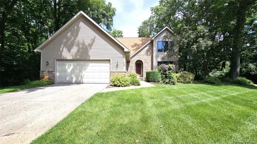 448 Fairwood Rd, Pinckney, MI, 48169-9026 | Card Image