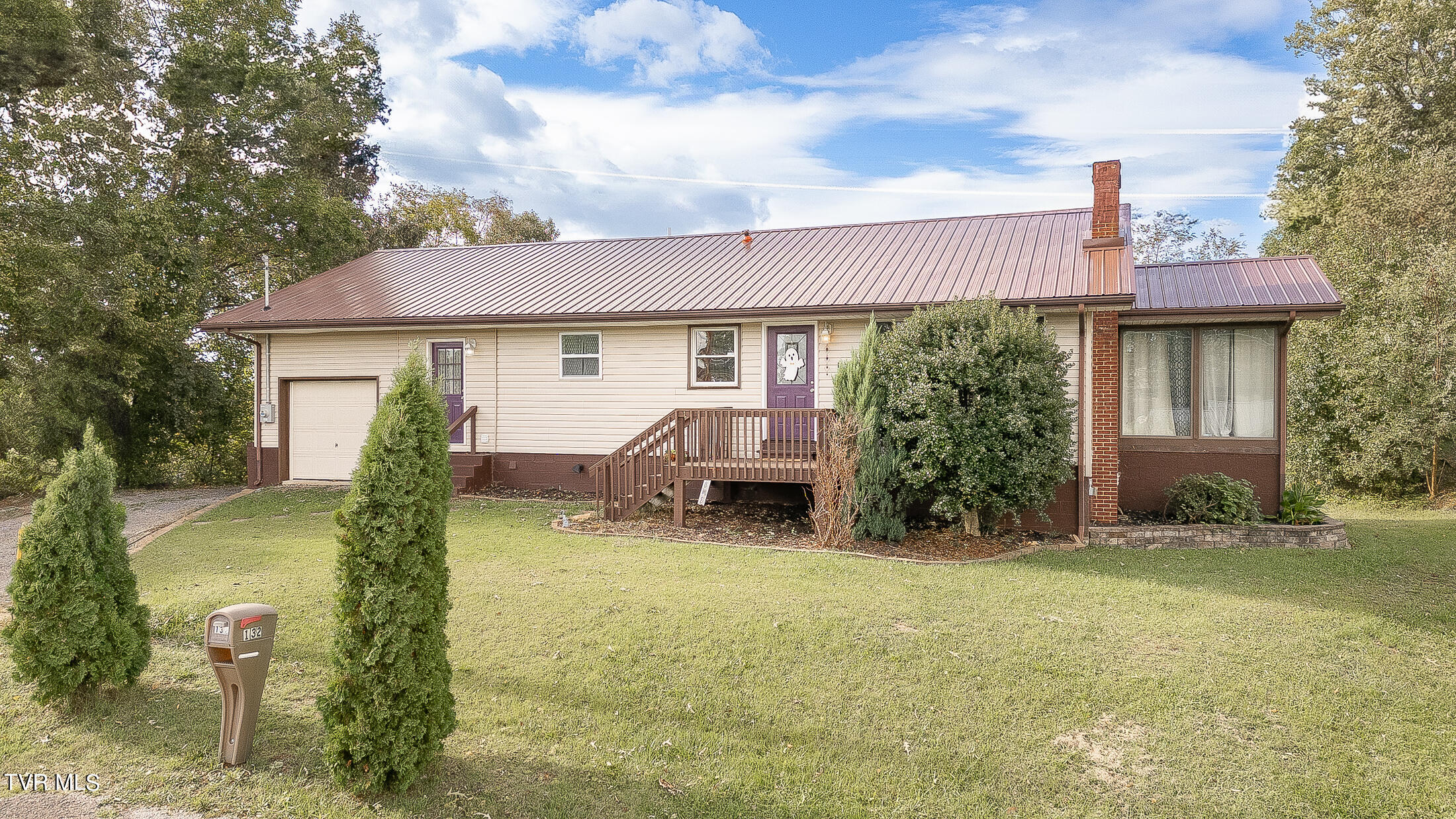 Dahlia St, Kingsport, TN 37660