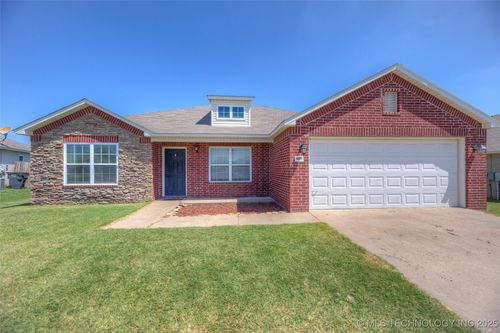 9697 Turtle Dr, Claremore, OK, 74019-5012 | Card Image
