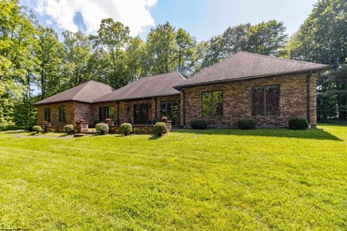 2386 Lakeside Ests, Morgantown, WV, 26508-5623 | Card Image