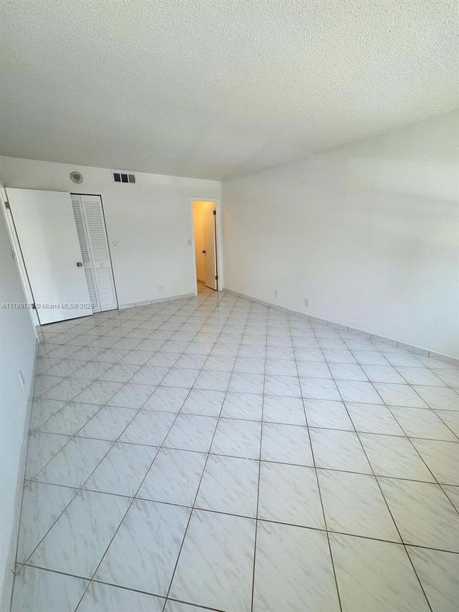 APT-313 - 1825 S Ocean Dr, Condo with 1 bedrooms, 2 bathrooms and null parking in Hallandale Beach FL | Image 12