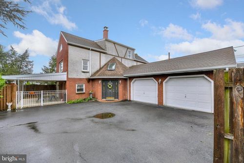 733 Columbia Ave, TEMPLE, PA, 19560-1536 | Card Image
