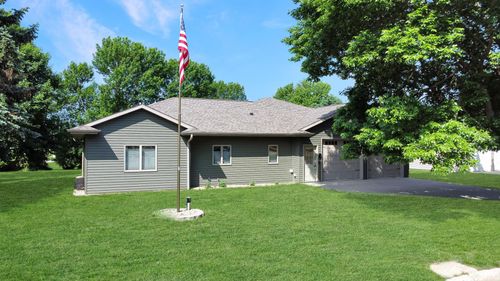 431 Elizabeth Ave, Lake Wilson, MN, 56151-9570 | Card Image