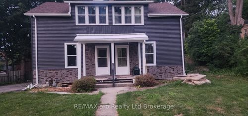 {{alt}} | Card Image