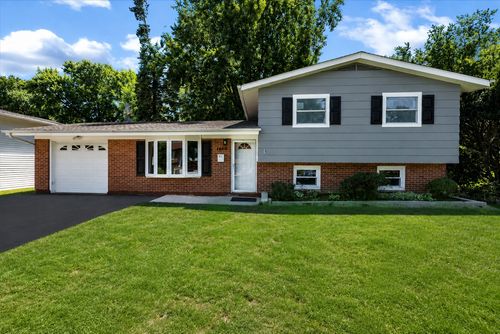 1460 Indian Hill Ave, Hanover Park, IL, 60133-3952 | Card Image