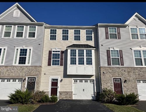225 Laurel Ln, PERKASIE, PA, 18944-1252 | Card Image