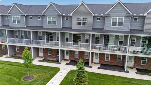 3981 Trailway Commons Circle, Auburn Hills, MI, 48326 | Card Image