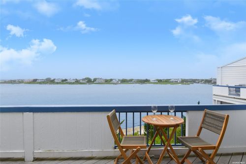 256 Dune Rd, Southampton, NY, 11968-4717 | Card Image