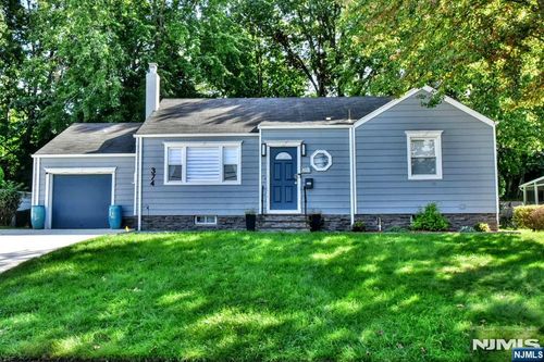 374 Leonard Drive, New Milford, NJ, 07646 | Card Image