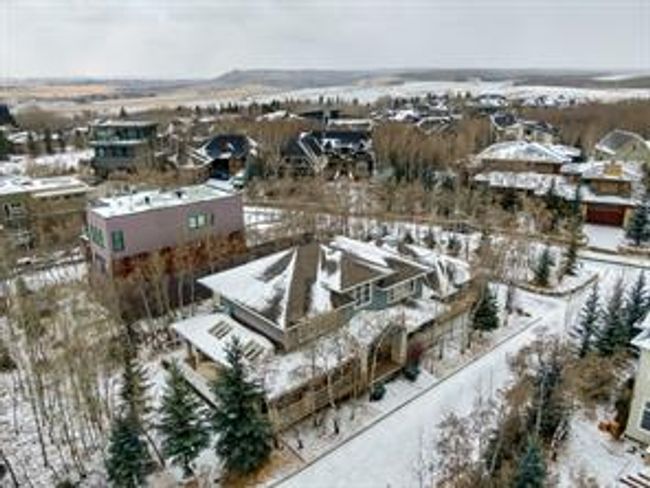 34 Posthill Dr Sw, House detached with 6 bedrooms, 3 bathrooms and 7 parking in Calgary AB | Image 49