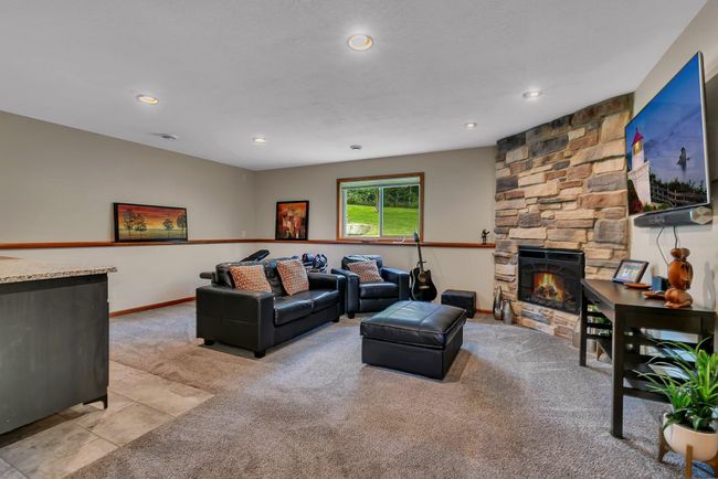 Large Family room in Lower level | Image 19