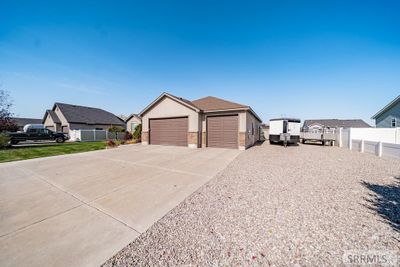 5119 Tanner Drive, House other with 6 bedrooms, 3 bathrooms and 4 parking in Iona ID | Image 3