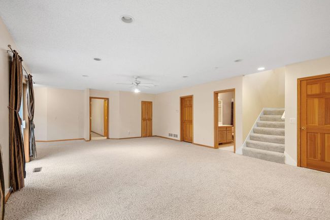 Open and very large lower level | Image 47