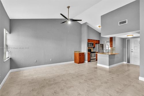 apt-304-2841 N Oakland Forest Dr, Oakland Park, FL, 33309-6528 | Card Image