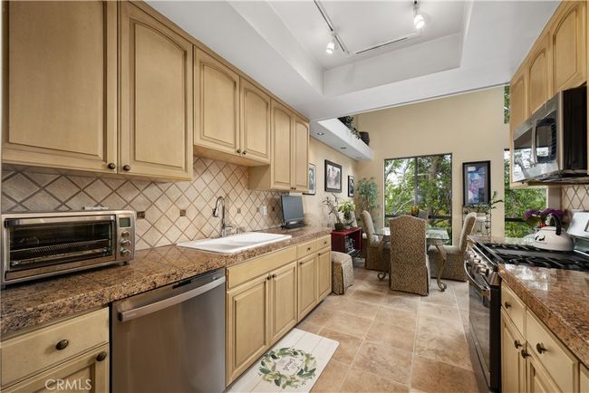 APT-326 - 13331 Moorpark St, Condo with 2 bedrooms, 2 bathrooms and 2 parking in Sherman Oaks CA | Image 16