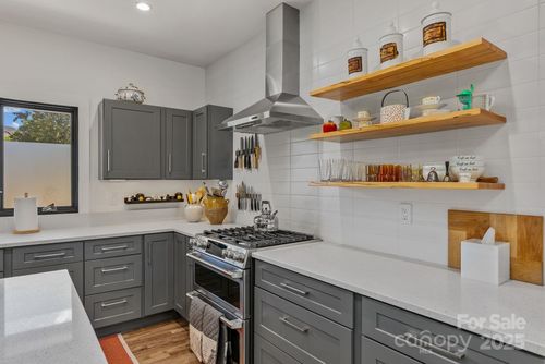 52 Malvern Walk, Asheville, NC, 28806-0183 | Card Image