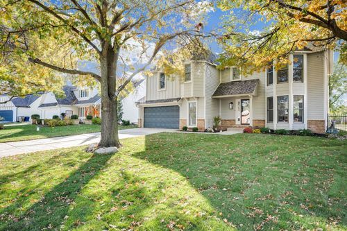 1525 N Woodridge Dr, Wichita, KS, 67206-3605 | Card Image