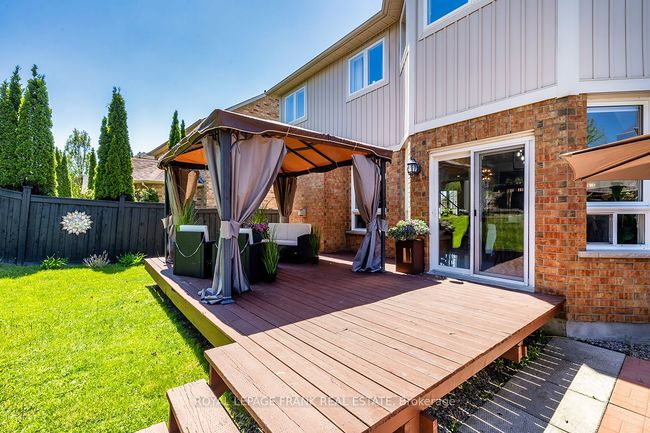 1533 Clearbrook Dr, House other with 5 bedrooms, 4 bathrooms and 2 parking in Oshawa ON | Image 42