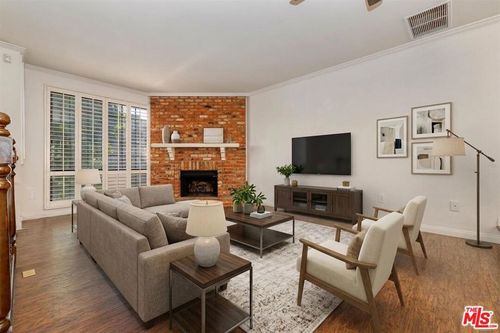 19-18100 Burbank Blvd, Tarzana, CA, 91356 | Card Image