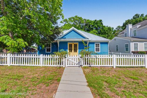 9521 Red Bluff Court, Ocean Springs, MS, 39564 | Card Image