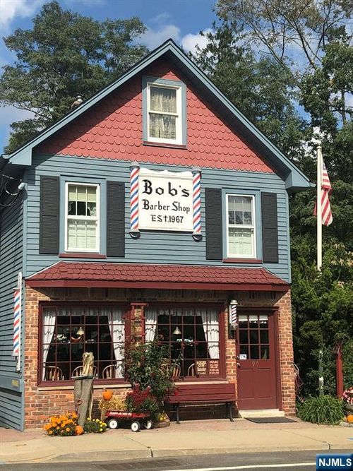 90 Hamburg Tpke, Bloomingdale, NJ, 07403-1265 | Card Image
