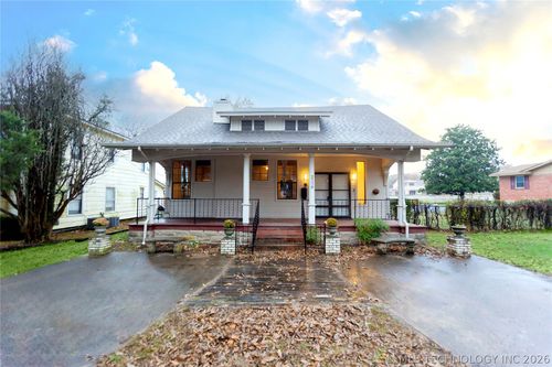 211 State St, Wagoner, OK, 74467-4433 | Card Image