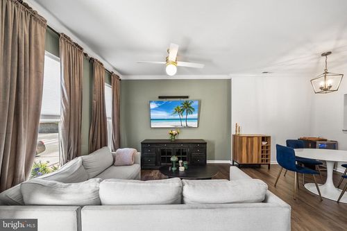 768 S 13th St, PHILADELPHIA, PA, 19147-2570 | Card Image