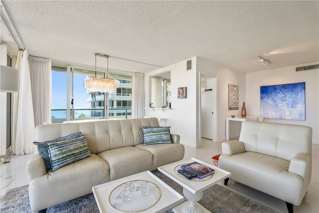 APT-702S - 3554 Ocean Dr, House attached with 2 bedrooms, 2 bathrooms and null parking in Vero Beach FL | Image 5