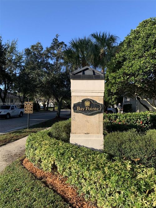 2518 Bay Pointe Ct, Weston, FL, 33327-1422 | Card Image