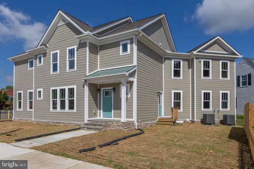 613 Kenmore Ave, FREDERICKSBURG, VA, 22401-5722 | Card Image