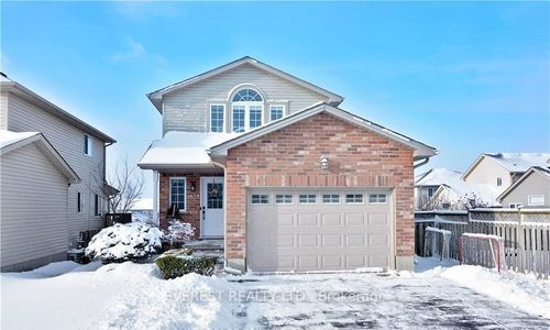 1581 Purser St, London, ON, N5V5J3 | Card Image